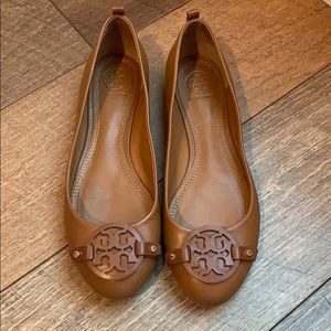 Tory Burch Tan and Brown Leather Loafers with Signature Medallion